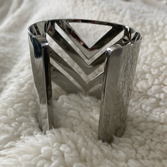 Bcbg Maxazria cuff bracelet - Picture 2 of 6